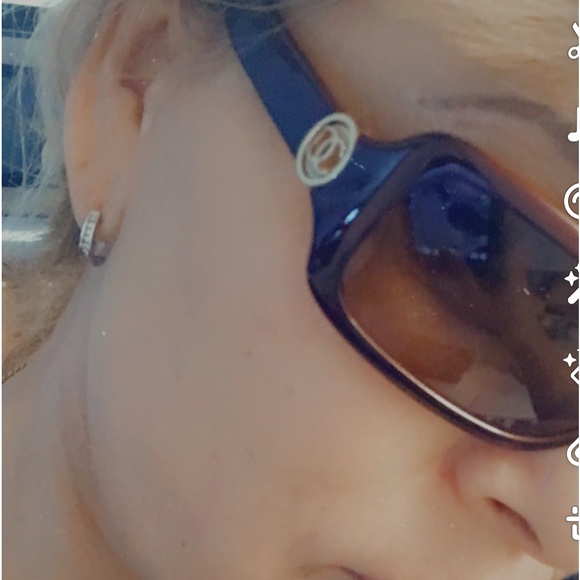 Chanel logos original with code sunglasses with case only. - Picture 2 of 13